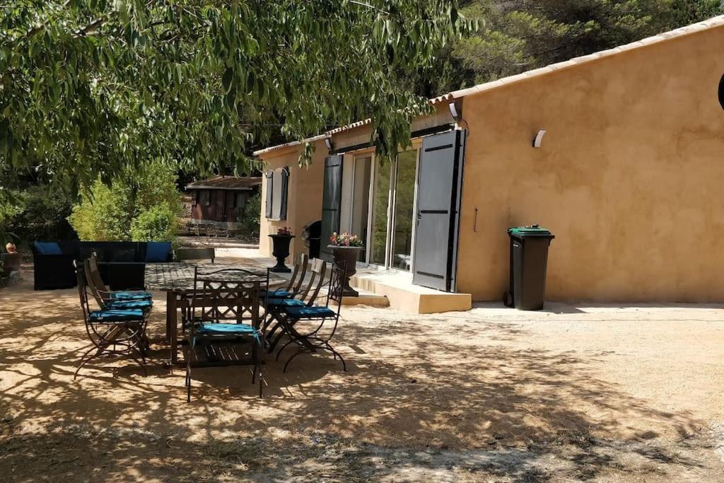 Villa Cigalons En Pleine Pinede Avec Piscine Chauffee De Mai A Septembre Auriol Eksteriør billede