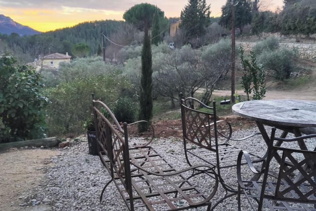 Villa Cigalons En Pleine Pinede Avec Piscine Chauffee De Mai A Septembre Auriol Eksteriør billede