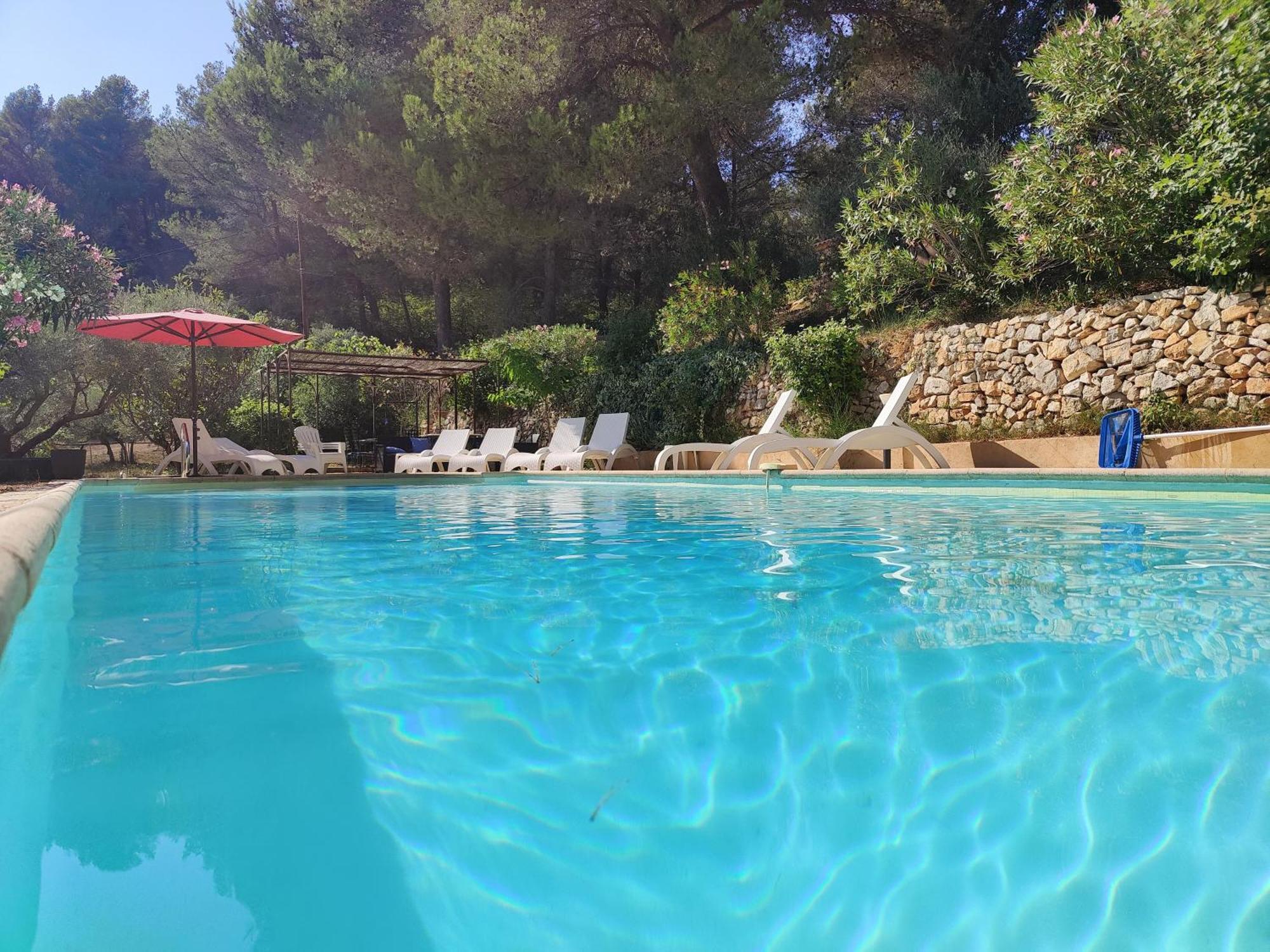 Villa Cigalons En Pleine Pinede Avec Piscine Chauffee De Mai A Septembre Auriol Eksteriør billede